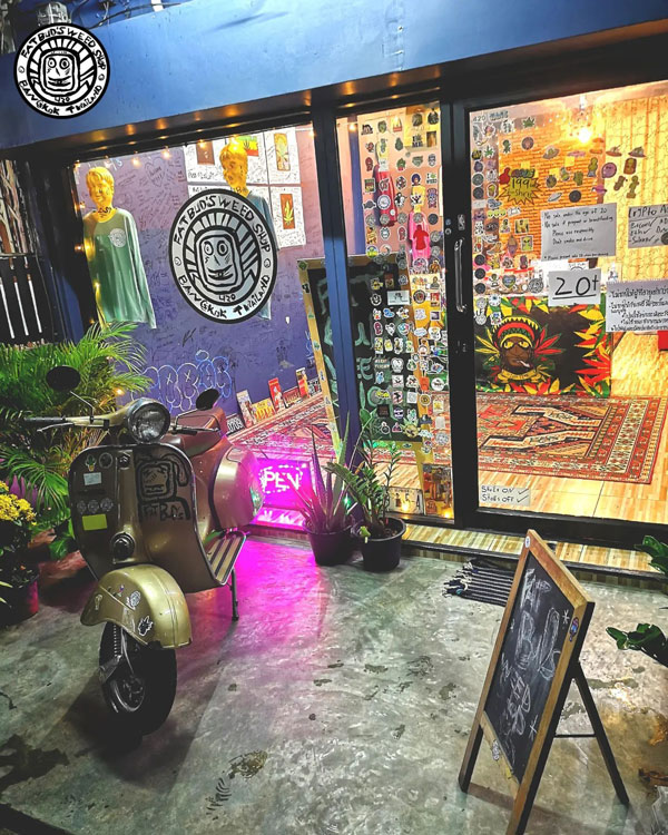 Bangkok'ta Fat Buds Esrar Mağazası