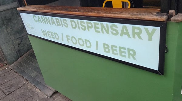 Four Twenty Cannabis Store Thaimaassa